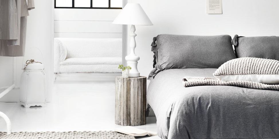 Desiring: this side table